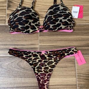 Vintage Betsey Johnson Pink Animal print Bra and matching thong set NWT SEXY